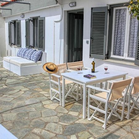Villa Lemonia Glossa Eksteriør billede